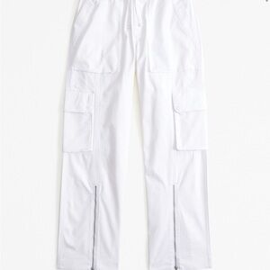 NWT Abercrombie & Fitch Chic White Cargo Pants - Women’s XXS Short